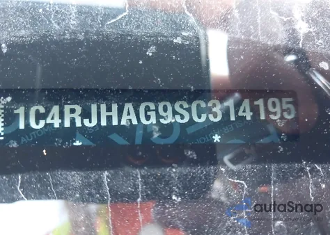 2025 Jeep Grand Cherokee Altitude X 4X4 from USA, damaged, VIN 1C4RJHAG9SC314195